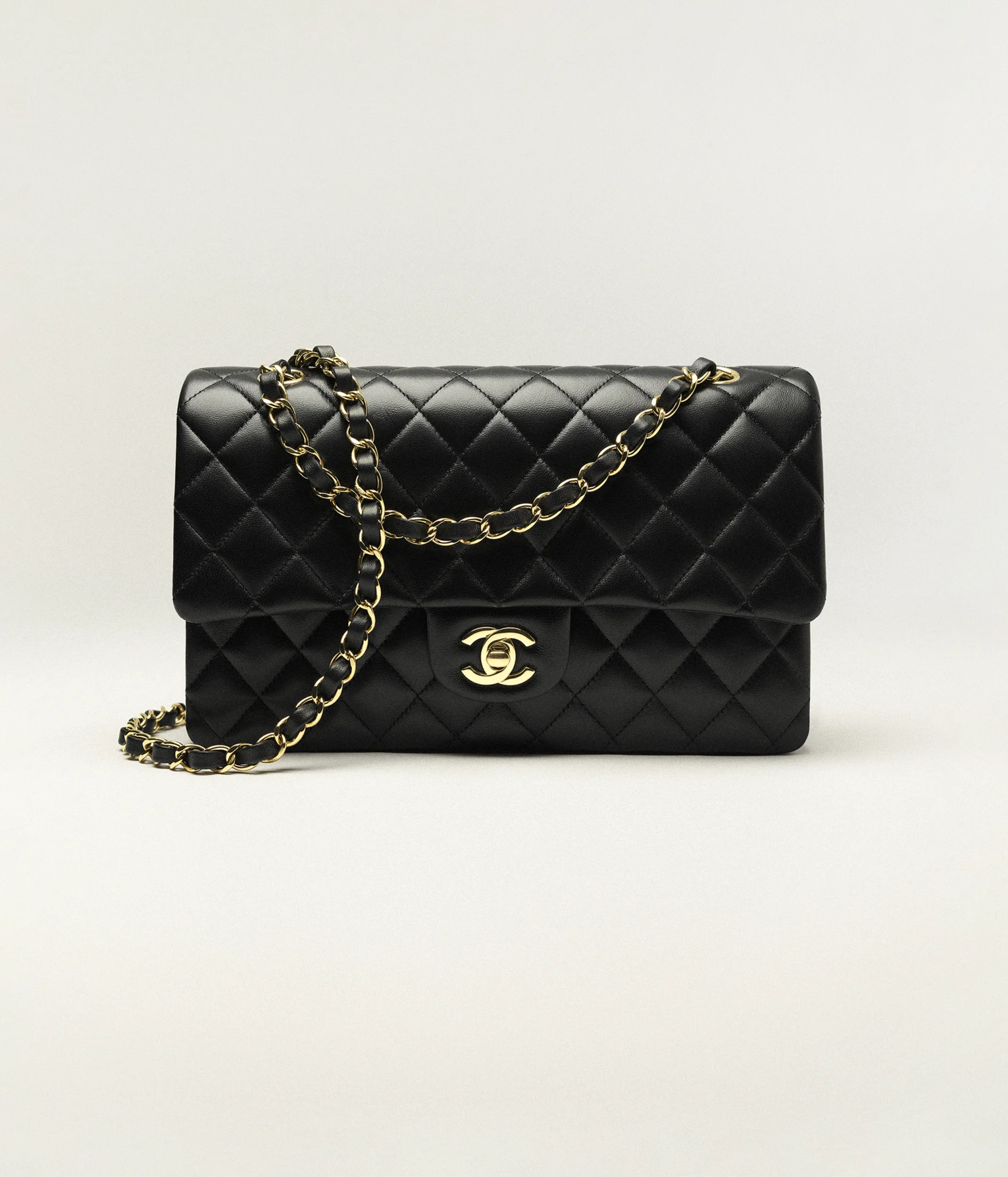 CHANEL CLASSIC FLAP BAG