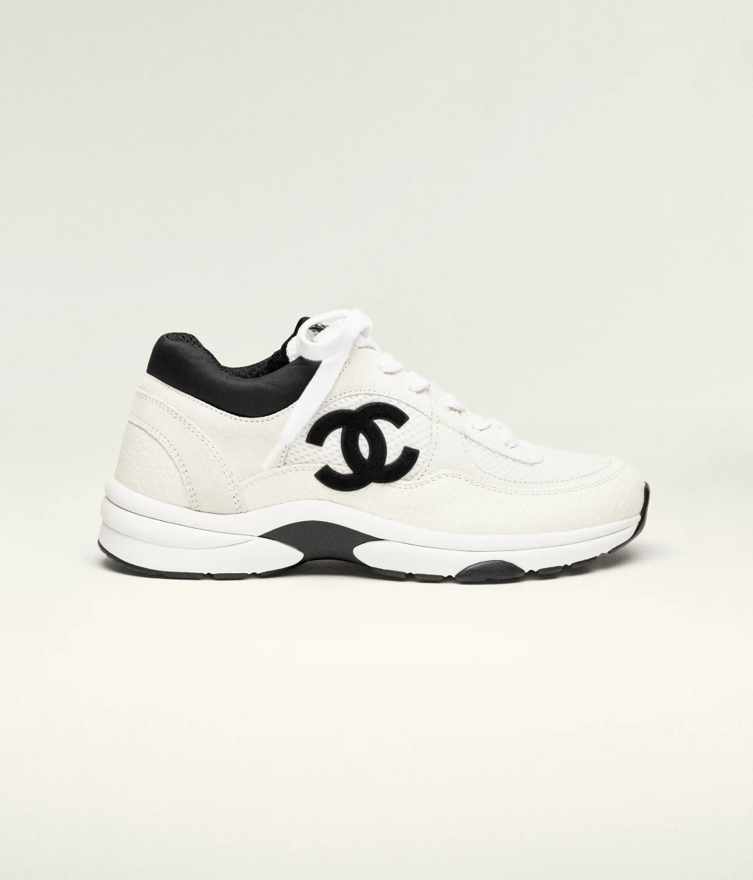 CHANEL LOW TOP SNEAKER WHITE