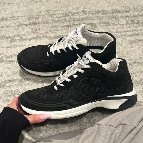 CHANEL SNEAKERS BLACK WHITE