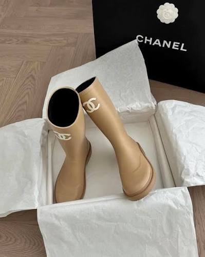 CHANEL RAINBOOTS BEIGE